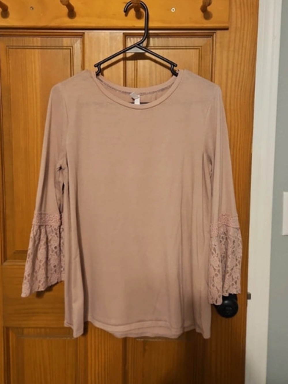 Xhilaration Blush Lace Bell Sleeve Long Sleeve Top